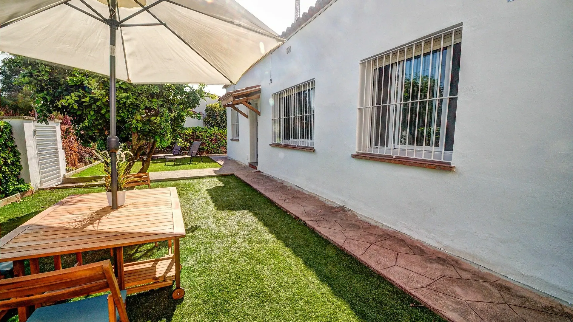 Villa Family House By Helloapartments Sitges